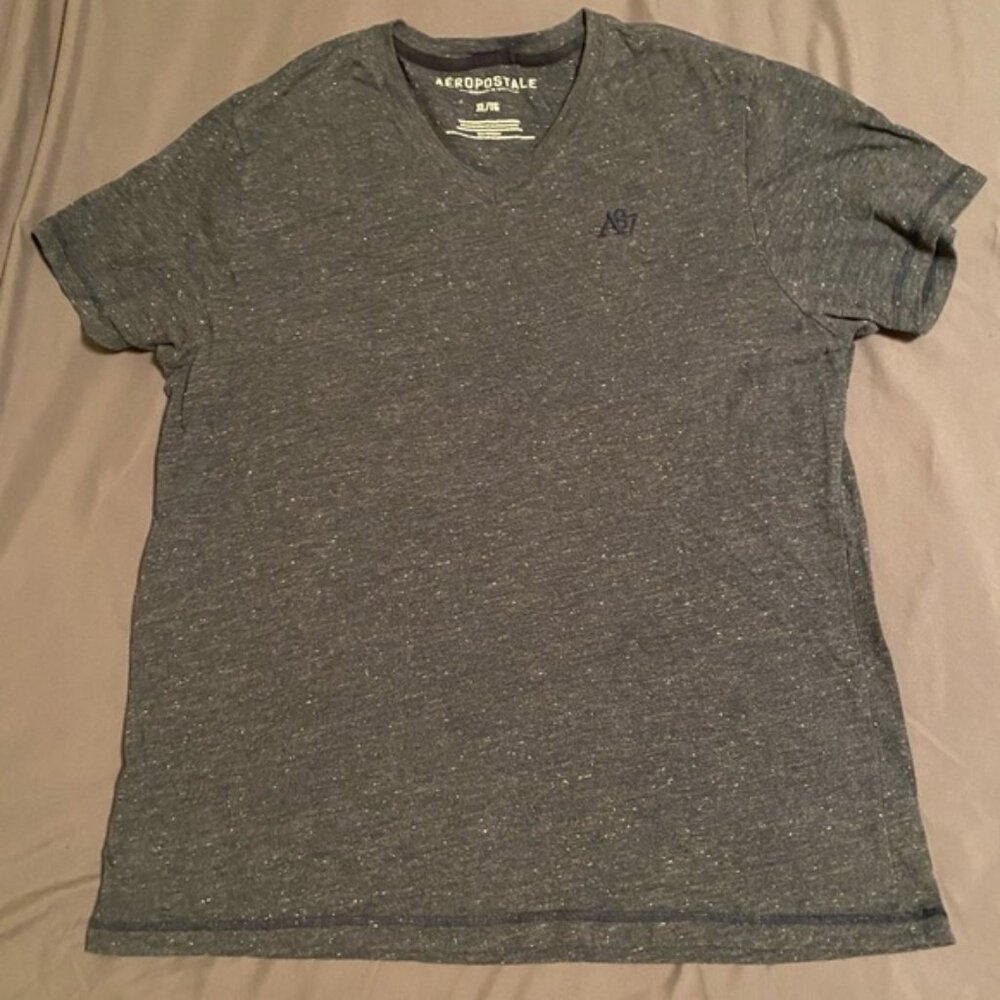 🦀 Men’s Aeropostale XL V neck T-shirt